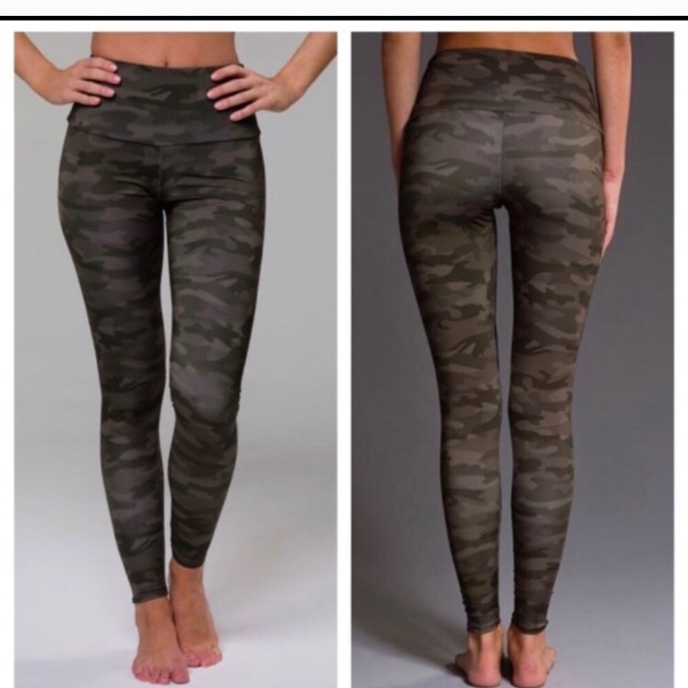 Onzie High Waisted Camo Legging | XS